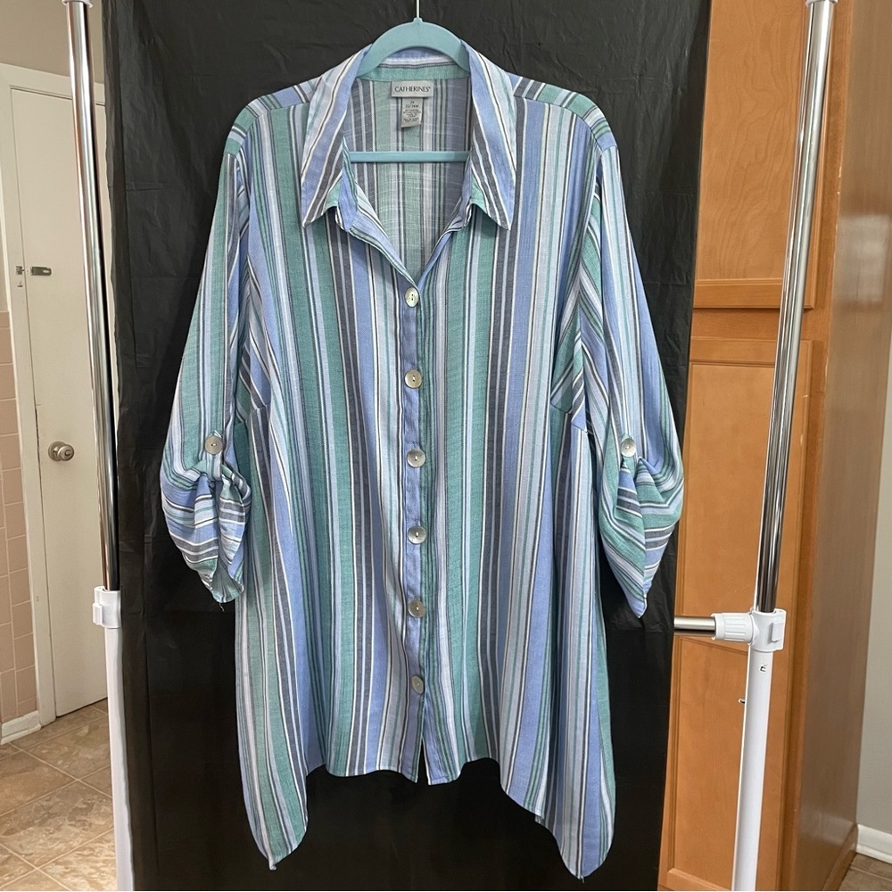 Catherines 2X Blue Striped Casual Button Up Shirt Lightweight Comfy Relaxed